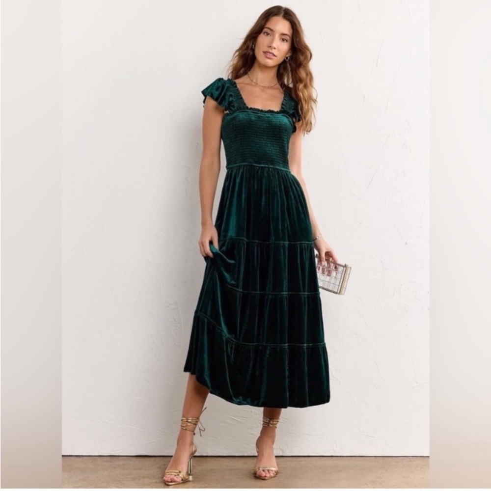 Hill House Ellie Nap Velvet Smocked Tiered Midi Maxi Dress Holiday Emerald Green - Picture 2 of 12